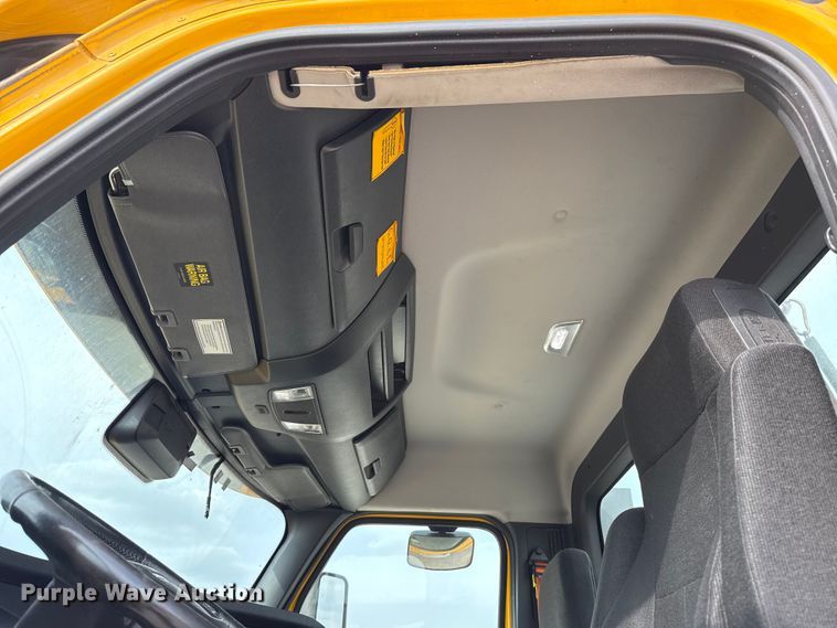 image for item EU5194 2021 Freightliner Cascadia 126 semi truck