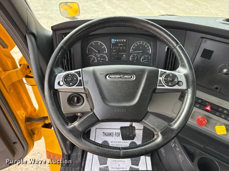 image for item EU5194 2021 Freightliner Cascadia 126 semi truck