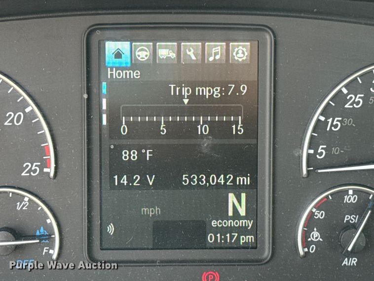 image for item EU5194 2021 Freightliner Cascadia 126 semi truck