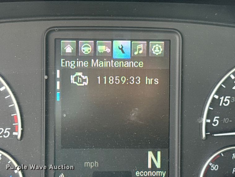 image for item EU5194 2021 Freightliner Cascadia 126 semi truck