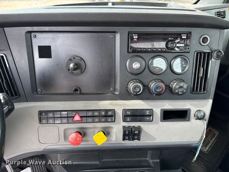 image for item EU5194 2021 Freightliner Cascadia 126 semi truck