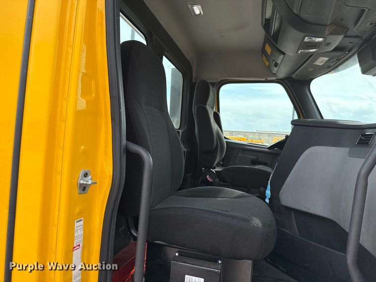 image for item EU5194 2021 Freightliner Cascadia 126 semi truck