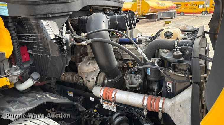 image for item EU5194 2021 Freightliner Cascadia 126 semi truck