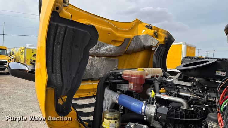 image for item EU5194 2021 Freightliner Cascadia 126 semi truck