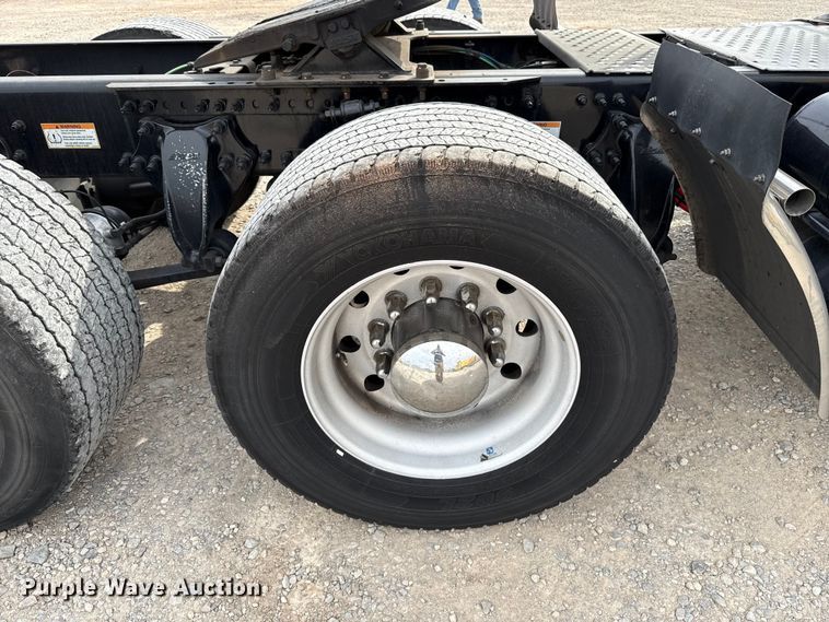 image for item EU5194 2021 Freightliner Cascadia 126 semi truck