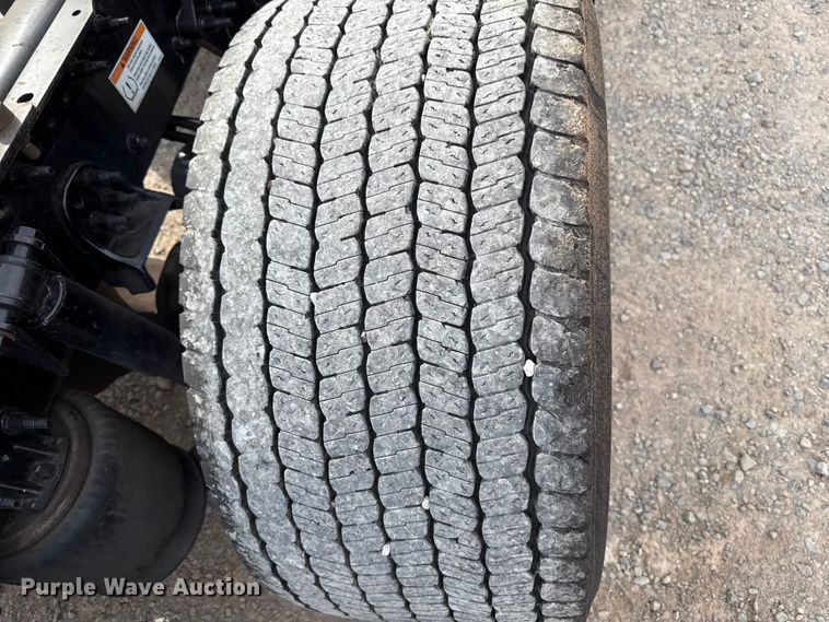 image for item EU5194 2021 Freightliner Cascadia 126 semi truck