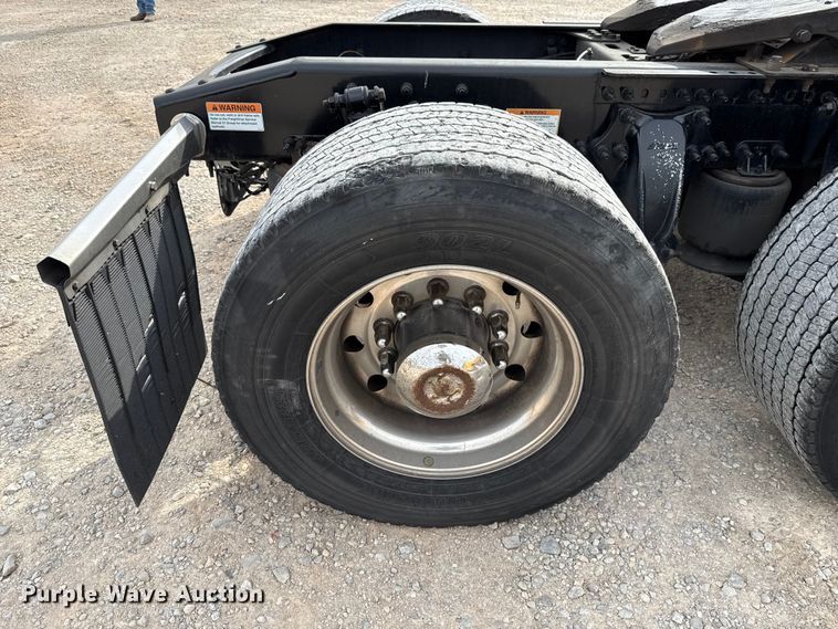 image for item EU5194 2021 Freightliner Cascadia 126 semi truck