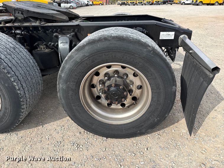 image for item EU5194 2021 Freightliner Cascadia 126 semi truck