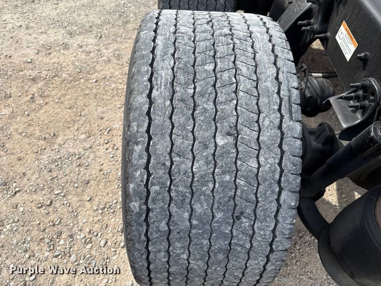 image for item EU5194 2021 Freightliner Cascadia 126 semi truck