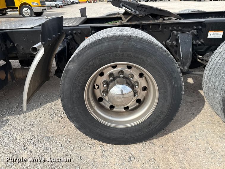 image for item EU5194 2021 Freightliner Cascadia 126 semi truck