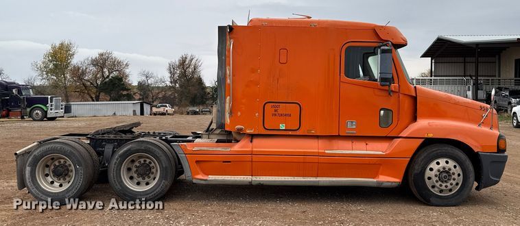 image for item EU5457 2007 Freightliner CST120 semi truck