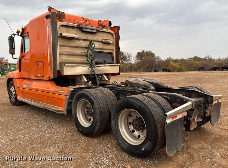 image for item EU5457 2007 Freightliner CST120 semi truck