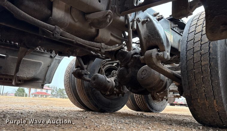 image for item EU5457 2007 Freightliner CST120 semi truck