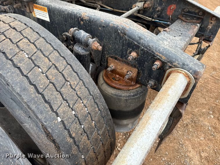 image for item EU5457 2007 Freightliner CST120 semi truck