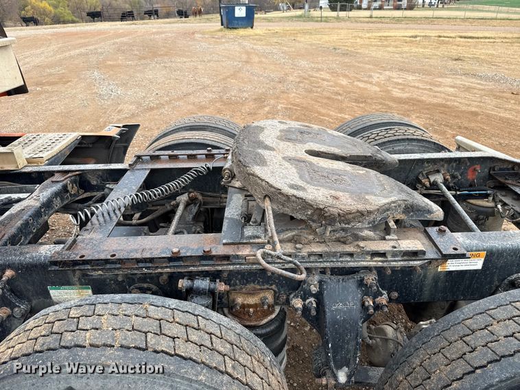 image for item EU5457 2007 Freightliner CST120 semi truck