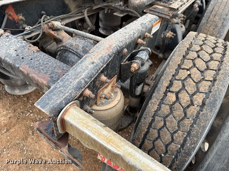 image for item EU5457 2007 Freightliner CST120 semi truck