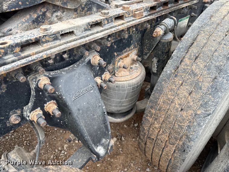 image for item EU5457 2007 Freightliner CST120 semi truck