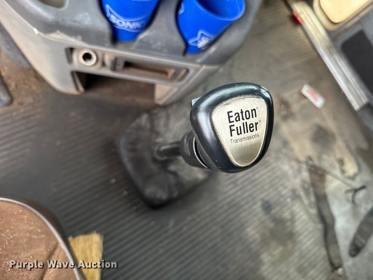 image for item EU5457 2007 Freightliner CST120 semi truck