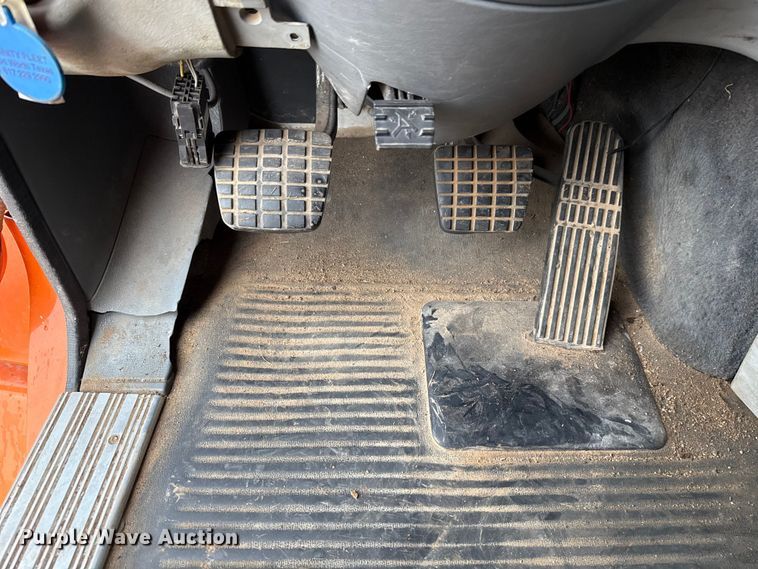 image for item EU5457 2007 Freightliner CST120 semi truck