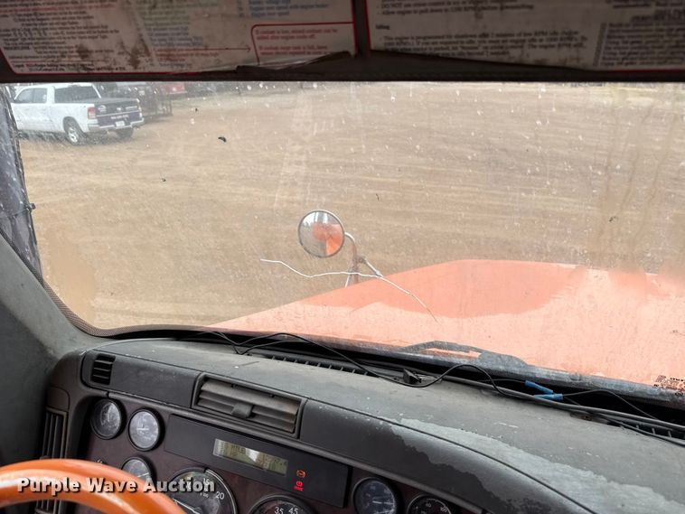 image for item EU5457 2007 Freightliner CST120 semi truck