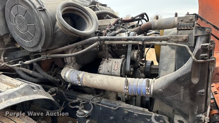 image for item EU5457 2007 Freightliner CST120 semi truck