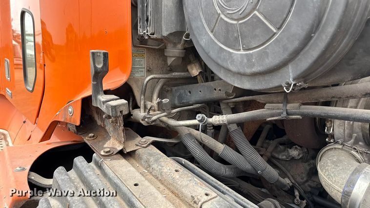 image for item EU5457 2007 Freightliner CST120 semi truck