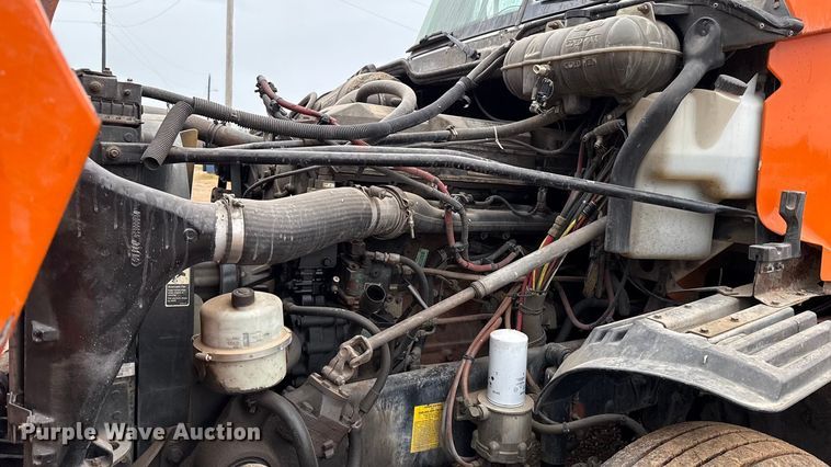 image for item EU5457 2007 Freightliner CST120 semi truck