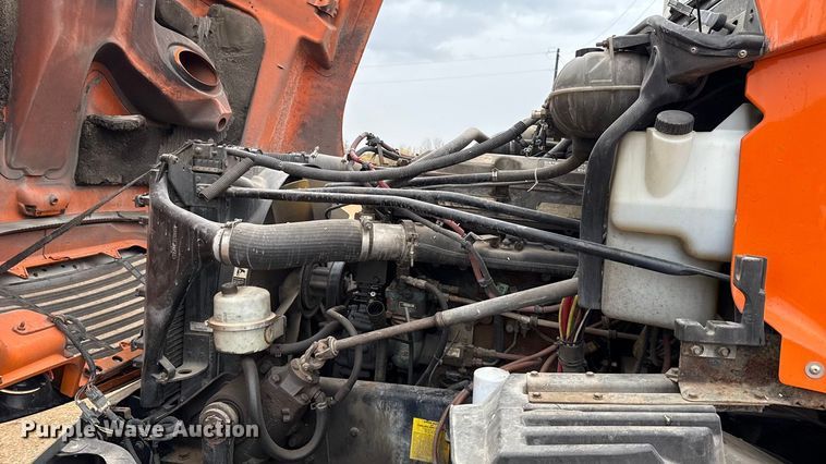 image for item EU5457 2007 Freightliner CST120 semi truck