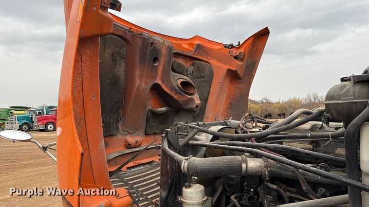 image for item EU5457 2007 Freightliner CST120 semi truck