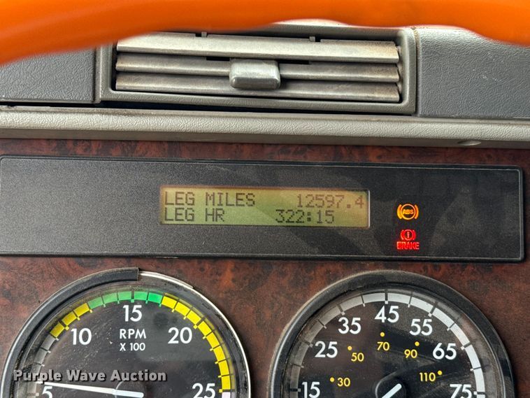 image for item EU5457 2007 Freightliner CST120 semi truck