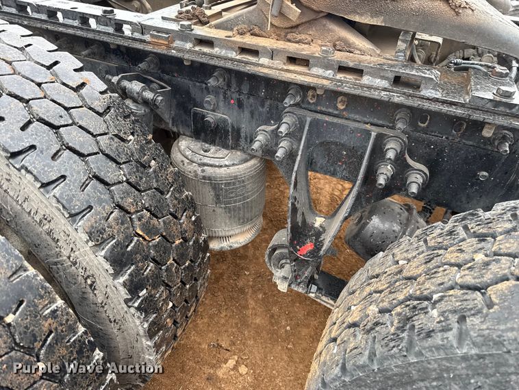 image for item EU5458 1990 Kenworth T800 semi truck