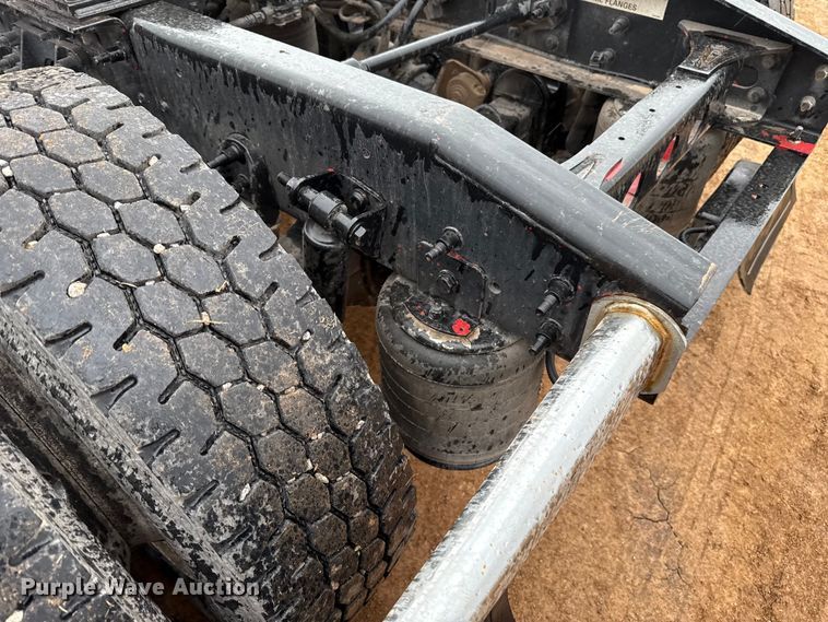 image for item EU5458 1990 Kenworth T800 semi truck