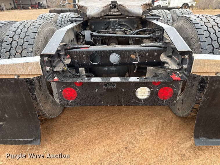 image for item EU5458 1990 Kenworth T800 semi truck