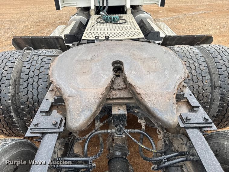 image for item EU5458 1990 Kenworth T800 semi truck