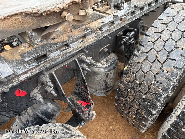 image for item EU5458 1990 Kenworth T800 semi truck