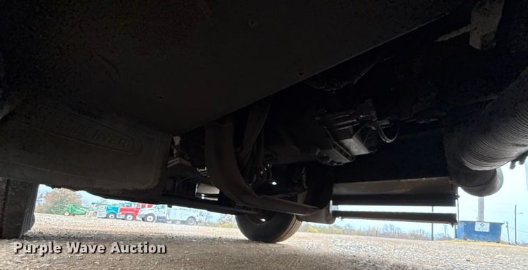 image for item EU5458 1990 Kenworth T800 semi truck