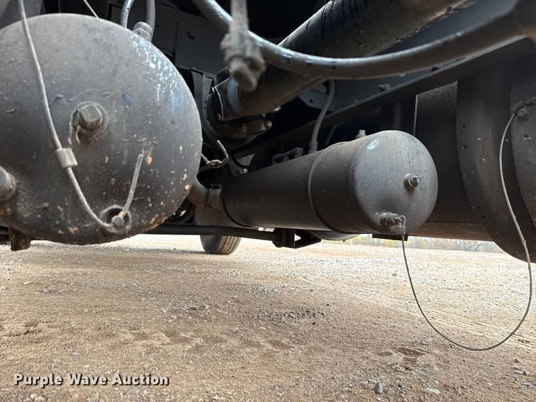 image for item EU5458 1990 Kenworth T800 semi truck