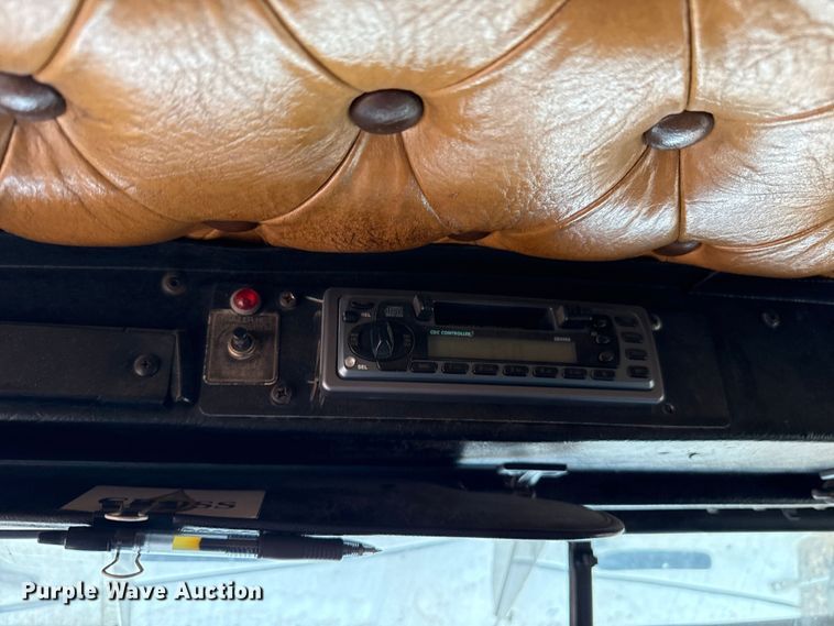 image for item EU5458 1990 Kenworth T800 semi truck