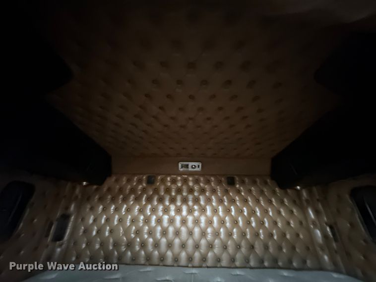 image for item EU5458 1990 Kenworth T800 semi truck