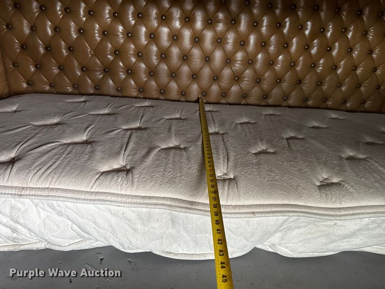 image for item EU5458 1990 Kenworth T800 semi truck