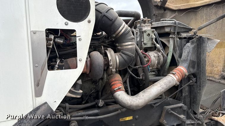 image for item EU5458 1990 Kenworth T800 semi truck