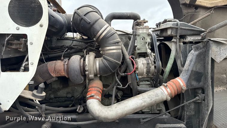 image for item EU5458 1990 Kenworth T800 semi truck