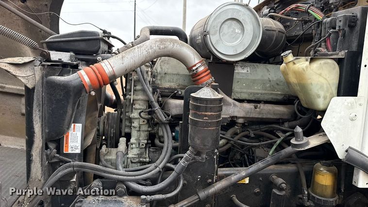 image for item EU5458 1990 Kenworth T800 semi truck