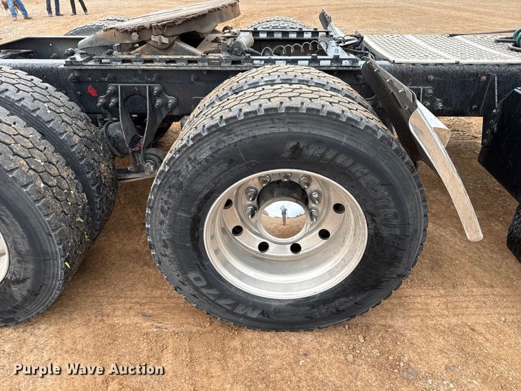 image for item EU5458 1990 Kenworth T800 semi truck