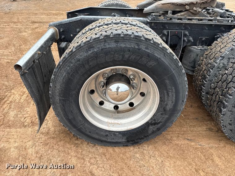 image for item EU5458 1990 Kenworth T800 semi truck