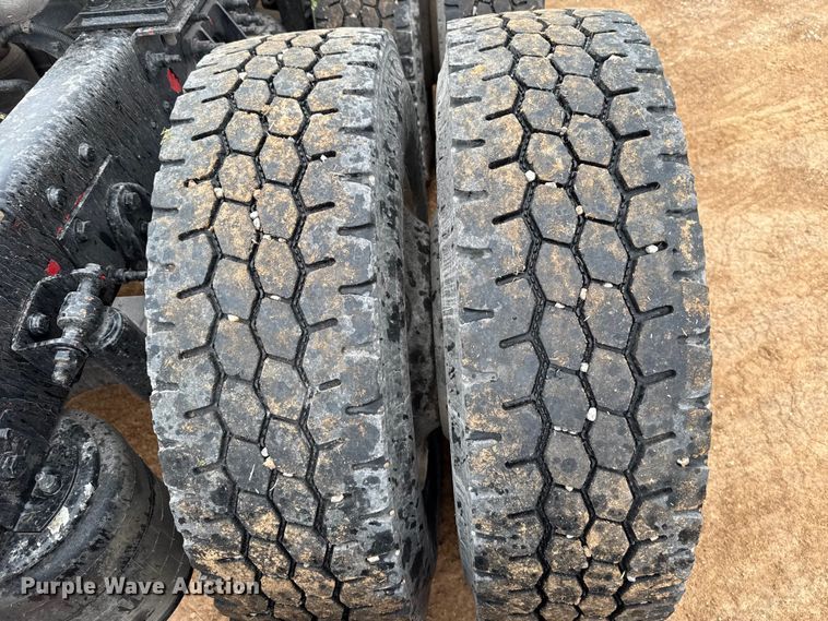 image for item EU5458 1990 Kenworth T800 semi truck