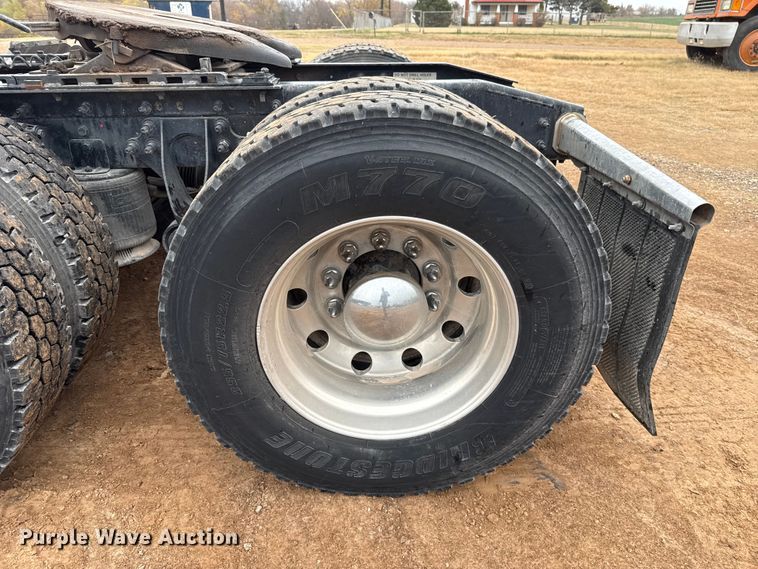 image for item EU5458 1990 Kenworth T800 semi truck