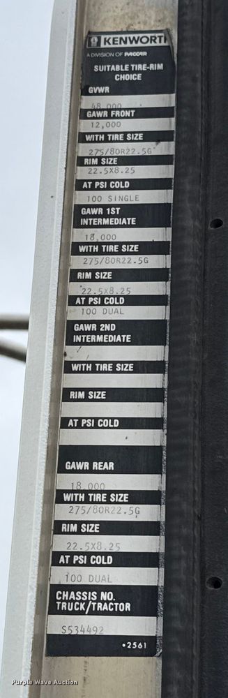 image for item EU5458 1990 Kenworth T800 semi truck