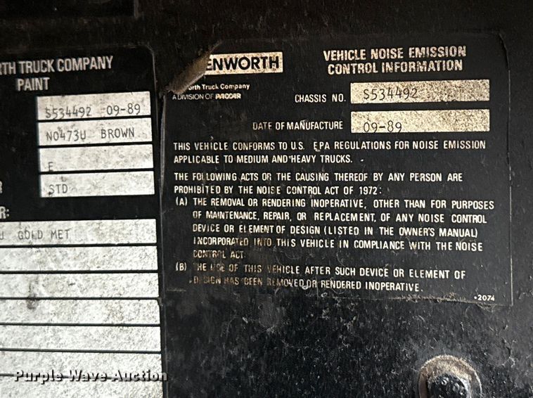 image for item EU5458 1990 Kenworth T800 semi truck