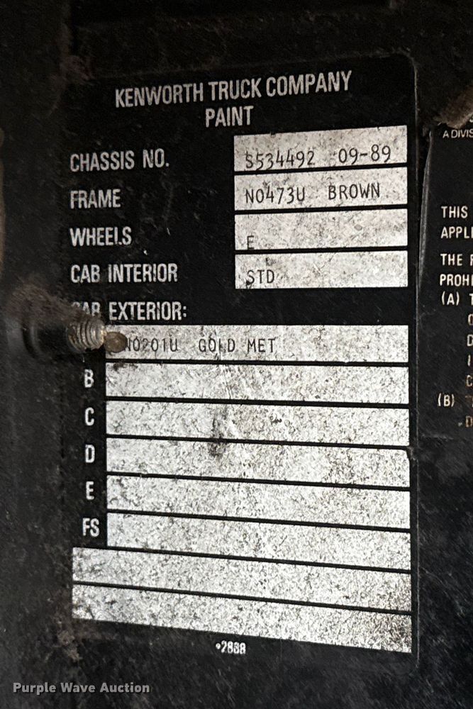 image for item EU5458 1990 Kenworth T800 semi truck